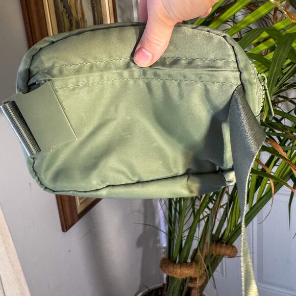 GAIAM Sidekick Waist Pack - Sage Green Nylon Belt Bag / Crossbody Fanny Pack - Picture 3 of 4